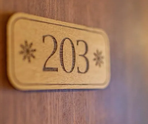 L'escale ホテル 3*