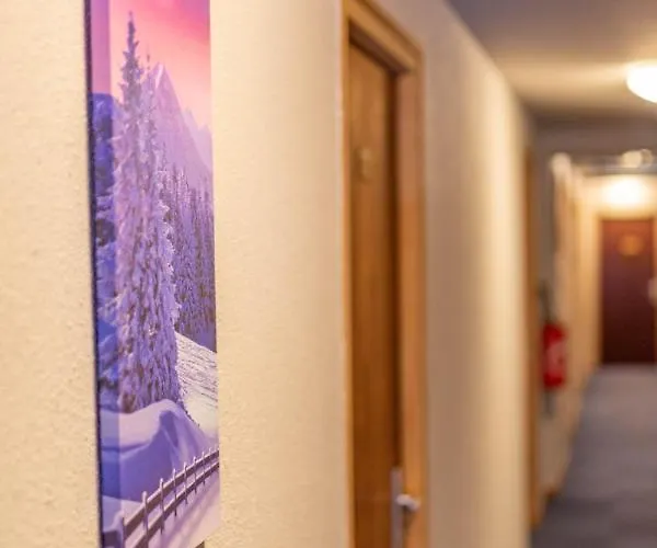 L'escale ホテル 3*